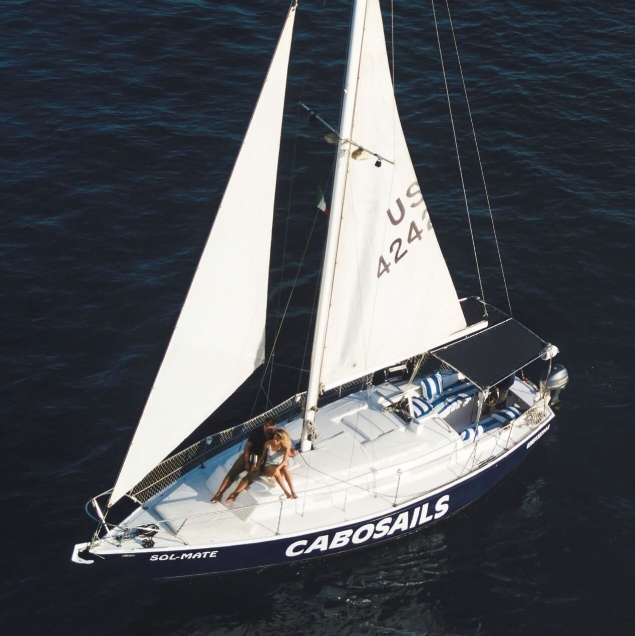 30' islander sailboat